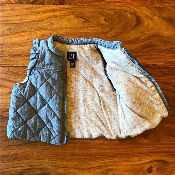 Gap Baby Chambray Quilted Vest - Picture 4 of 4